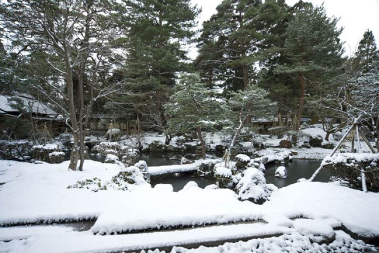 北方文化博物館　庭園の雪化粧