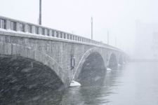 萬代橋の冬